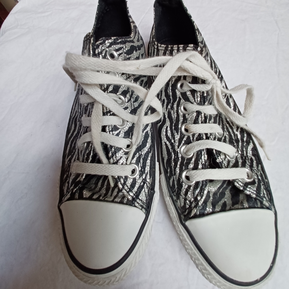 CONVERSE ZEBRA SULCER SPARKLE LOW RISE SNEAKERS M5 W7